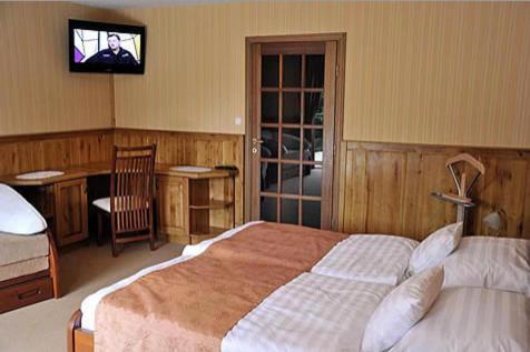Trojka Hotel Es Panzio Szolnok Phòng bức ảnh